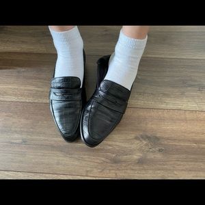Millie’s crocodile pattern leather loafers